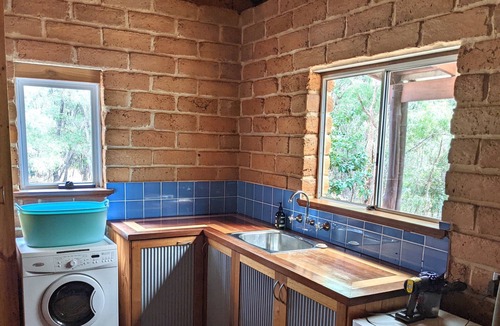 Burnside House | Luxury Bush Retreat- Sleeps 12- Near Beach & Town- Super Winter & Spring Special