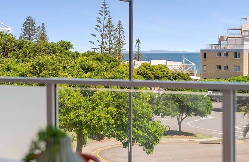 Kings Beach Apartment | Luxury Beachside on Moreton