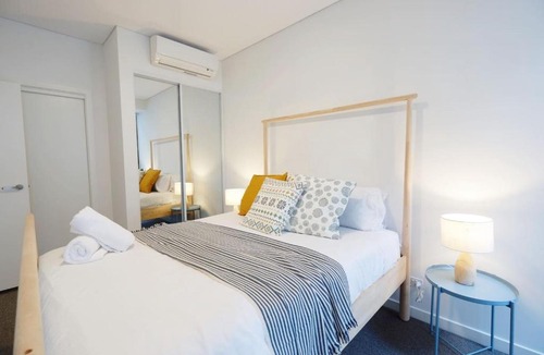 Wentworth Point Apartment | Luxury Brand-new Apt with waterside@WentworthPoint