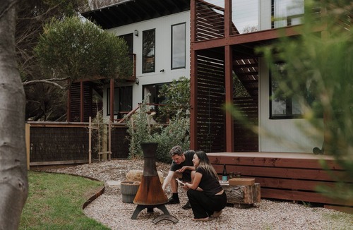 Sunderland Bay Cabin | Luxury Cabin "Deck" | Farm, Sunset Views, Fire-pit