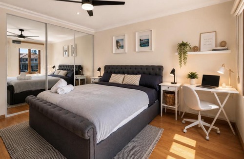Wannanup House | Luxury Canal Retreat Private Jetty -Pet Friendly