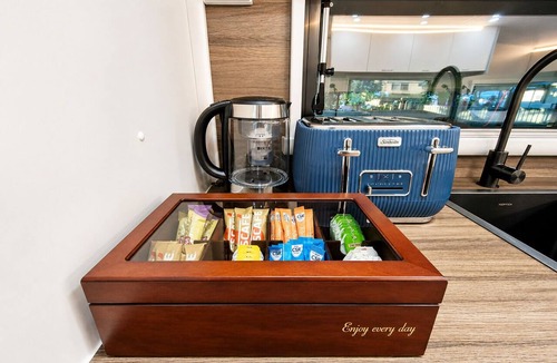 Port Macquarie House | Luxury Caravan on Hastings River-Pet Friendly