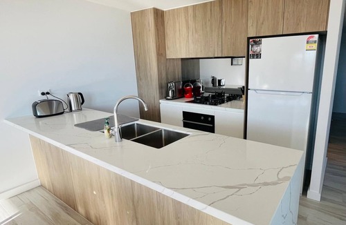 Gosford Apartment | Luxury Central Gosford Apartment. Sweeping water views, pool and secure parking