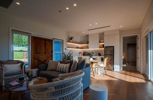 Willow Vale Villa | Luxury Coastal Vineyard Escape | All Villas | Crooked River Estate