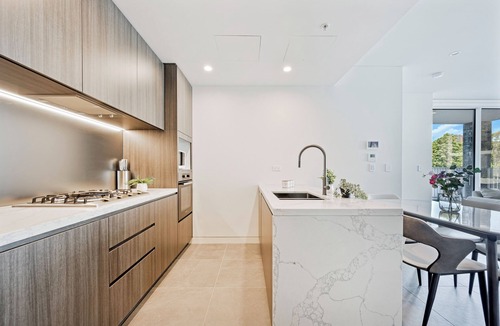 Lidcombe Apartment | Luxury Comfort 3B2B Spacious Relaxing Stay