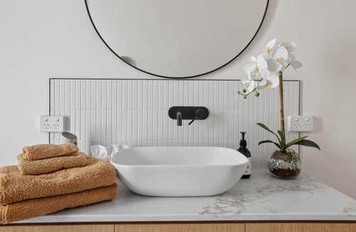 Magra House | Luxury Country Accommodation in Magra, Tasmania