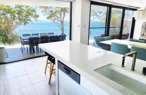 Nelson Bay House | Luxury Couples Escape - Vue One