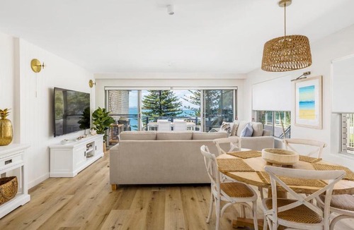 Shoal Bay Apartment | Luxury Escape Sundeck Shoal Bay