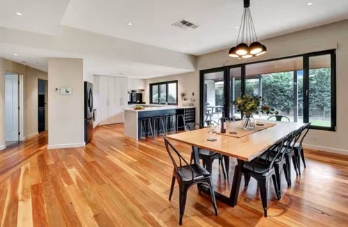 Mansfield House | Luxury Family Getaway|Pool|Open Fire|Chefs Kitchen|Sleeps 10
