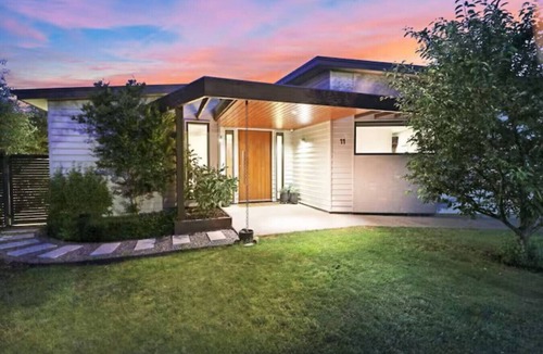 Mansfield House | Luxury Family Getaway|Pool|Open Fire|Chefs Kitchen|Sleeps 10