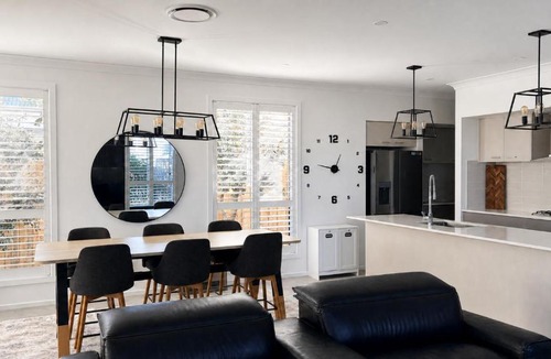 Cobbitty House | Luxury Family Retreat with Games Room and Outdoor Cinema