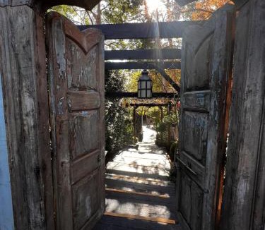 St Ives House | Luxury Garden Cottage Retreat - Romantic & Restful