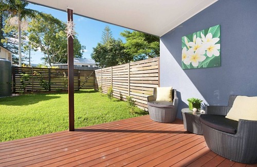 Yamba House | LUXURY HAVEN! Beautiful, central, wifi & spacious! Walking to everything!