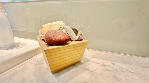 Chinatown Apartment | Luxury Heart CBD Top Floor Apartment SPA,GYM, Pool