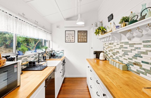 Albany Cottage | Luxury Heritage Cottage with Harbour Views in Albany