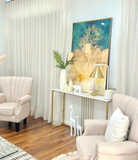 Melbourne Villa | Luxury Leisure in Aintree