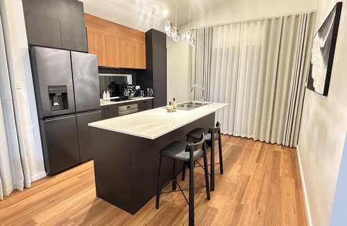 Lenah Valley House | Luxury Lenah Valley Retreat, Minutes to MONA & CBD