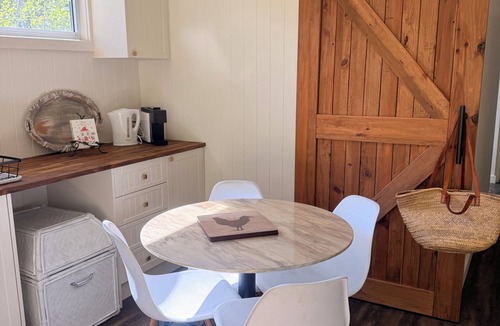 Holgate Cottage | Luxury off-grid retreat with boutique cottage charm and friendly farm animals
