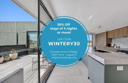 Torquay House | Luxury Sands Golf Escape with Pool and Views
