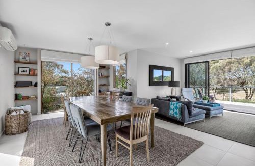 Torquay House | Luxury Sands Golf Escape with Pool and Views