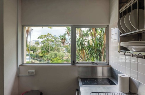 Potts Point Apartment | Luxury Seidler Apt, rooftop pool, sweeping views