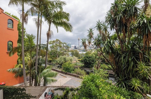 Potts Point Apartment | Luxury Seidler Apt, rooftop pool, sweeping views