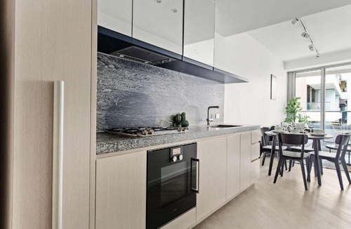 Melbourne Apartment | Luxury Stay Near Grand Prix Track