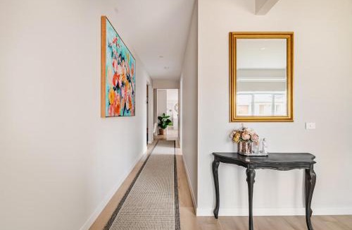 Sunbury House | Luxury Sunbury Retreat