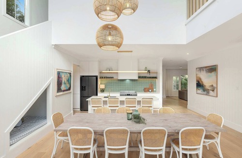 Umina Beach House | Luxury Umina Manor | Sleeps 12, Fire Pit, Beach