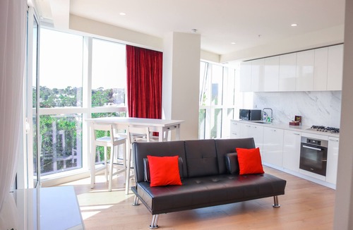 North Melbourne Apartment | Luxury Unit next to Melbourne CBD Free Parking
