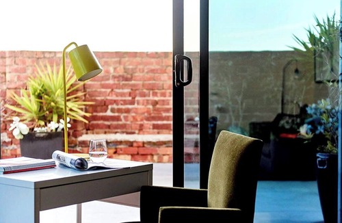 Fitzroy Apartment | Luxury Villas Factory Penthouse (With Car Parking)