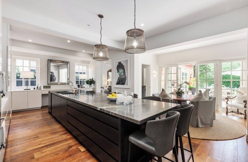 Toorak House | Luxury Villas Resort House Toorak (Heated Pool)