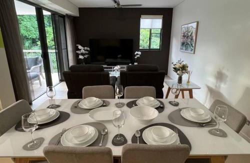 Darwin City Centre House | Luxury Waterfront Apartment (2 bedrooms)