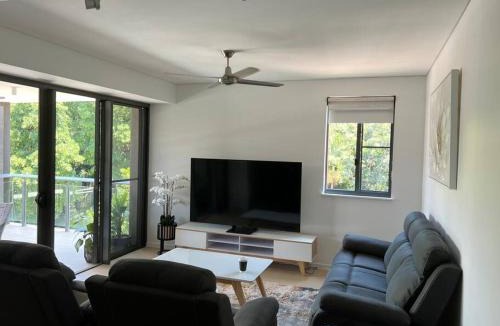 Darwin City Centre House | Luxury Waterfront Apartment (2 bedrooms)