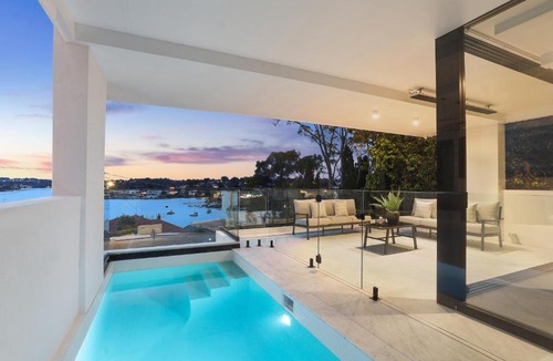 Kyle Bay House | Luxury Waterside Home