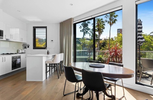 Waverton Apartment | Luxury Waverton Boutique Escape in Village Setting