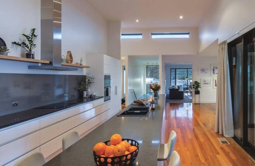 Nerrina House | Luxury with great views and a pool
