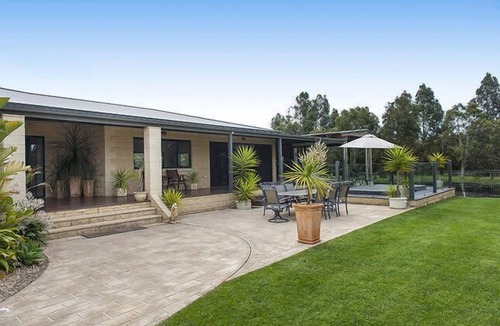 Cowes House | Mackaloucoo Retreat MR1 - Phillip Island