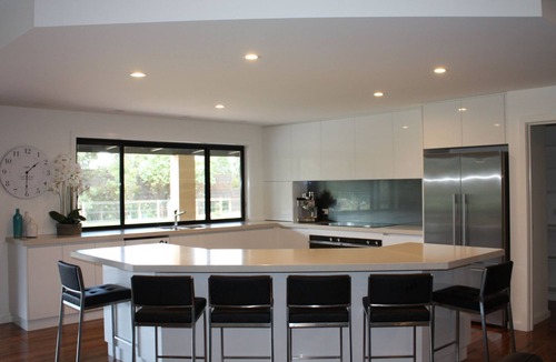 Cowes House | Mackaloucoo Retreats - MR2