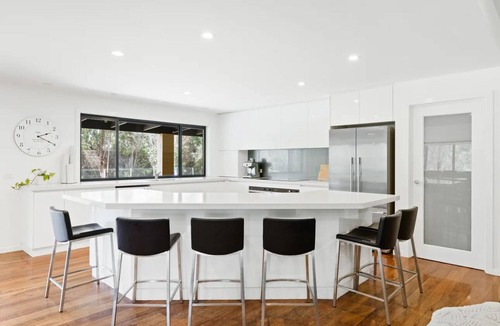 Cowes House | Mackaloucoo Retreats - MR2