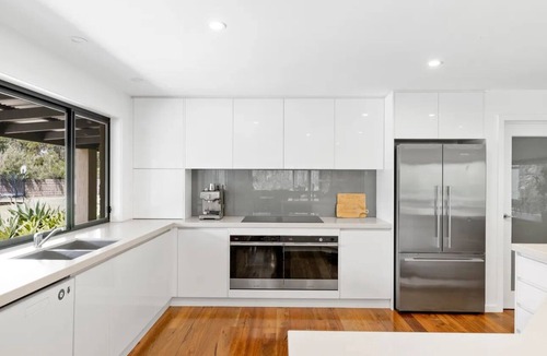 Cowes House | Mackaloucoo Retreats - MR2