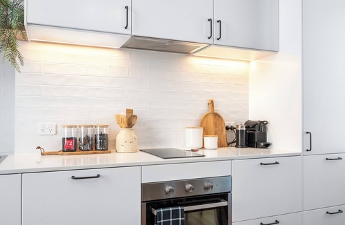 Newcastle Apartment | Macquarie House - Free Parking - Ultimate Luxury - Beachside