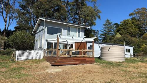 Burrawang House | MaddOx Farm Cottage - Farm Stay