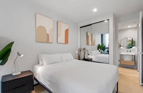 Collingwood Apartment | MadeComfy Inner City Designer 2-Bed Apartment