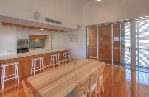 Horseshoe Bay Apartment | Maggies Beachfront Apt. 5