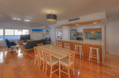 Horseshoe Bay Apartment | Maggies Beachfront Apt. 3