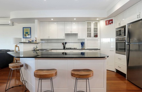 Hawks Nest House | Magnificent Views - Mariners Mark 3