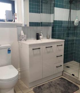 Mintaro Hotel | Magpie and Stump Hotel 'Nest Accommodation' and 1km offsite 'Loft 7' Studio