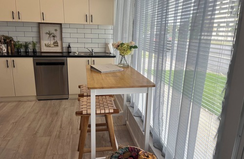 Indigo Shire Apartment | Main street accommodation near the Murray River and wineries!