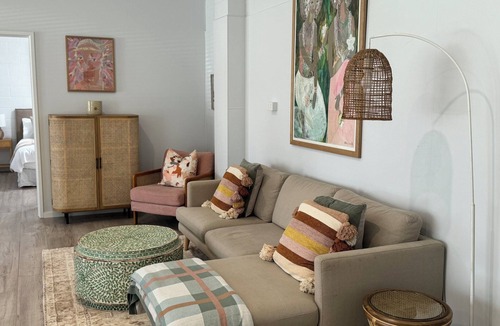 Indigo Shire Apartment | Main street accommodation near the Murray River and wineries!